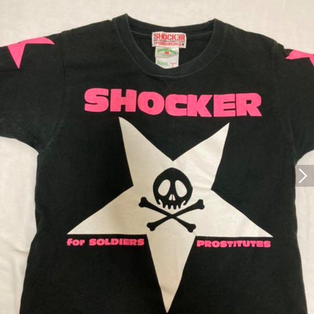 Womens Black and Pink Graphic T-Shirt. Pink shocker tee!